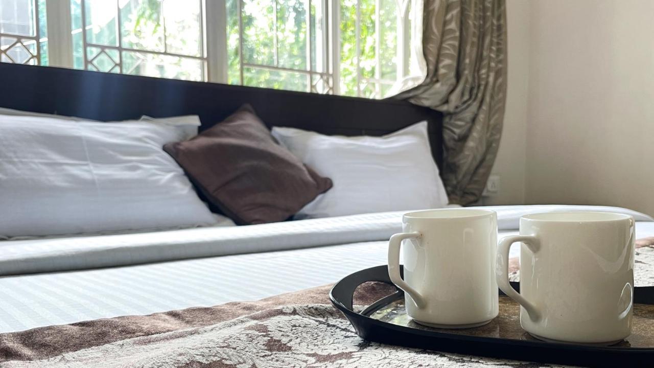 The Aster Homestay - Bedrooms & Apartments Calcutta  Esterno foto